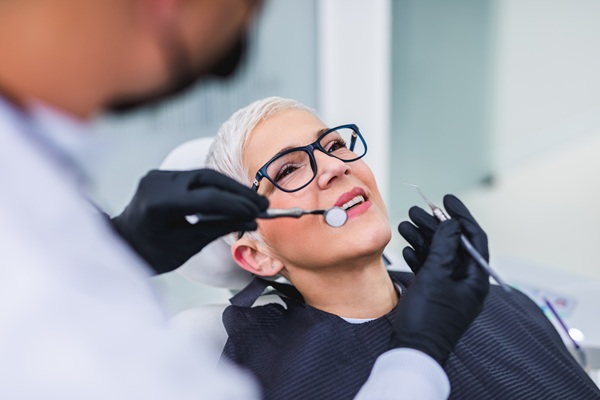 Implant Crowns Vs Traditional Crowns: What Patients Should Understand